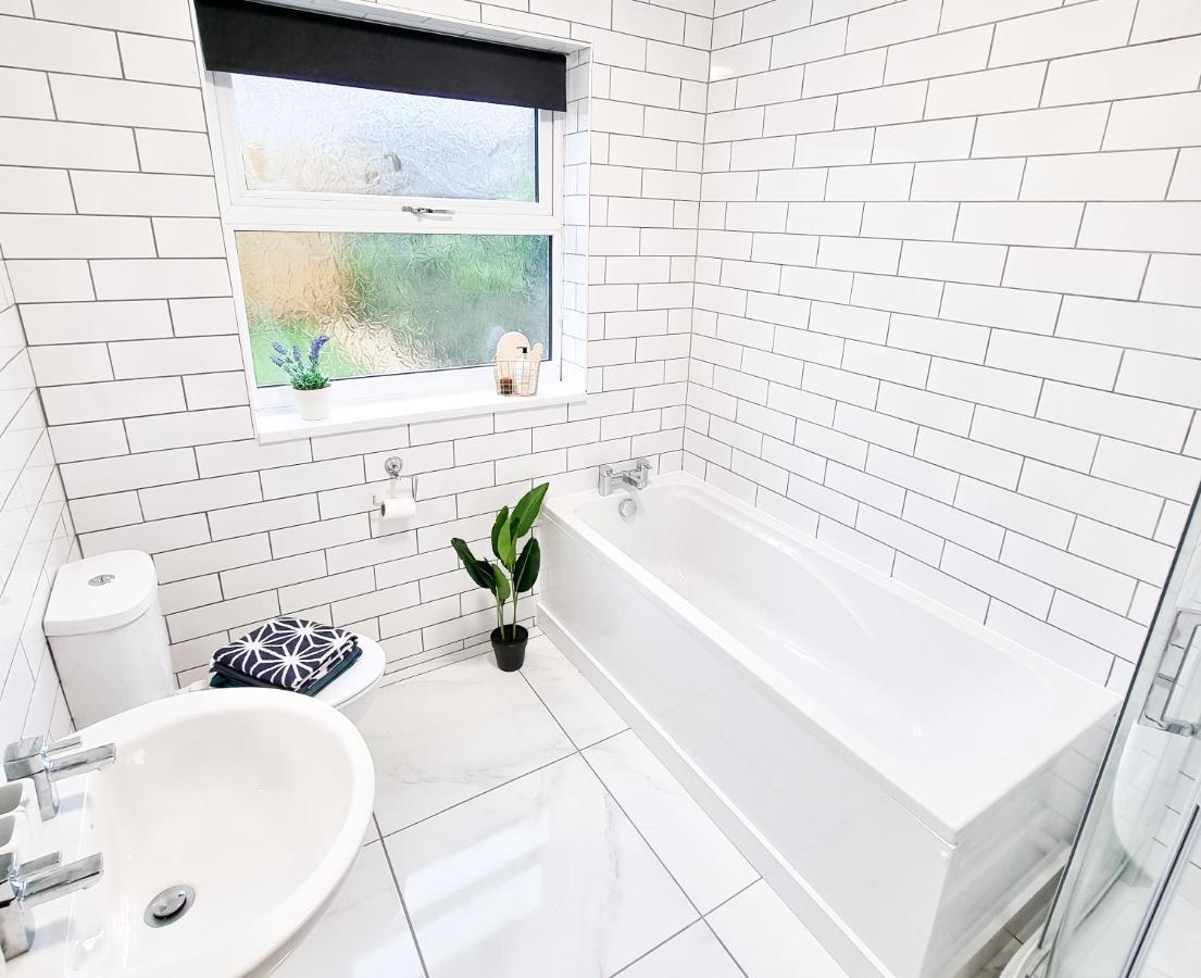 Spacious 3-Bed Near The City Centre Суонси Экстерьер фото