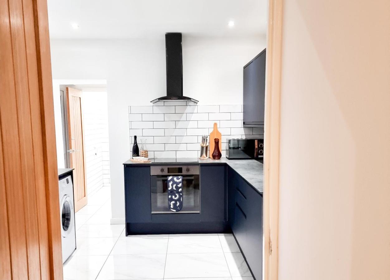 Spacious 3-Bed Near The City Centre Суонси Экстерьер фото