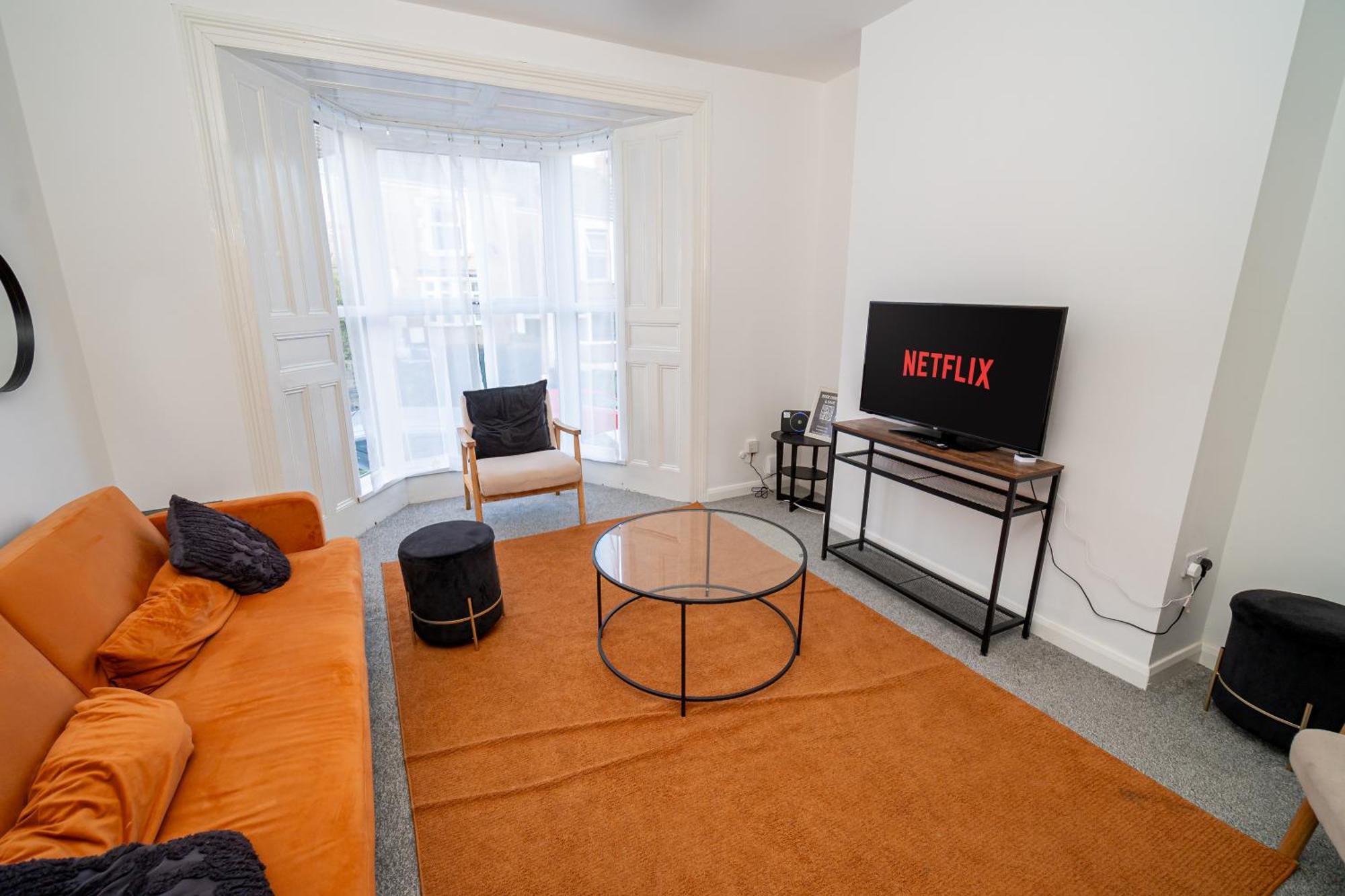 Spacious 3-Bed Near The City Centre Суонси Экстерьер фото